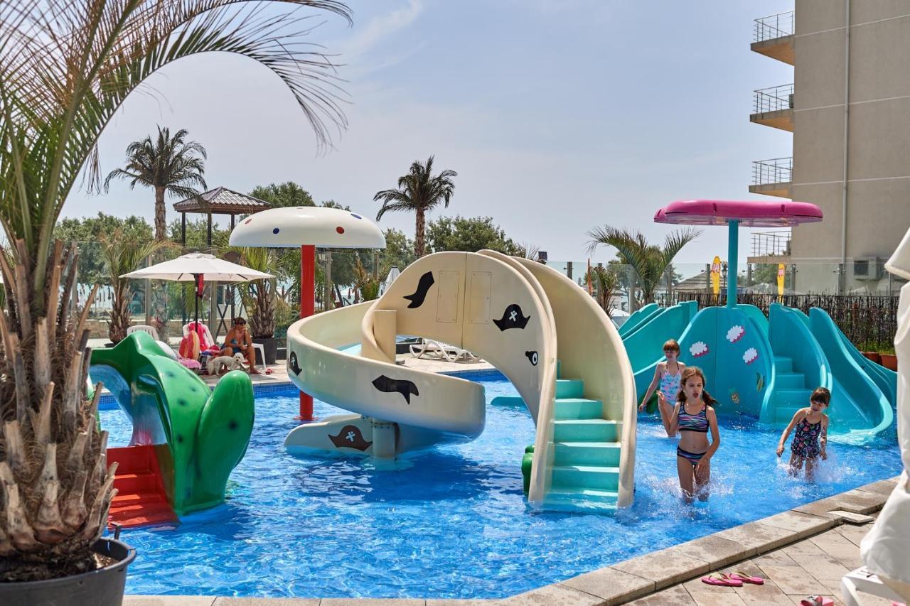 Ace Aparthotel Pool & Spa Mamaia Nord Năvodari Eksteriør billede